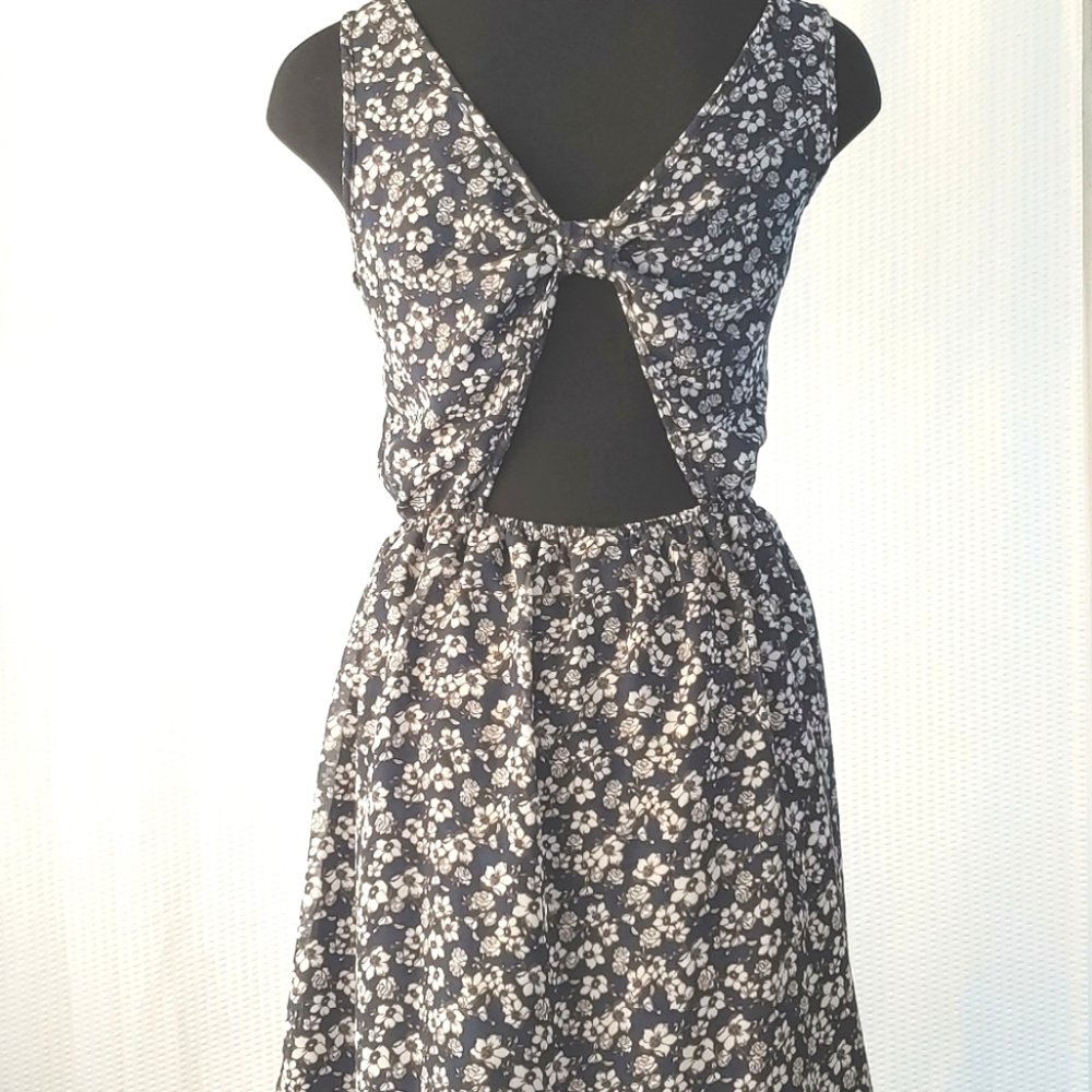 Summer floral dress.  Size 10